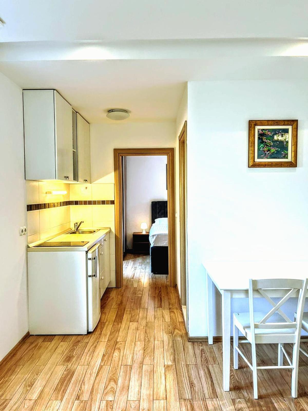 Apartments Corner Дубровник Екстериор снимка